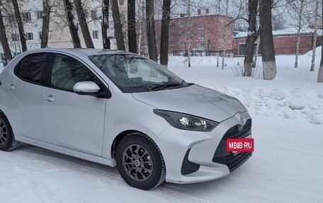 Toyota Yaris, 2020 год, 1 090 000 рублей, 5 фотография