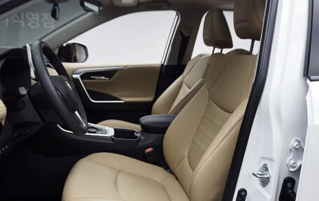 Toyota RAV4, 2025 год, 5 920 000 рублей, 6 фотография