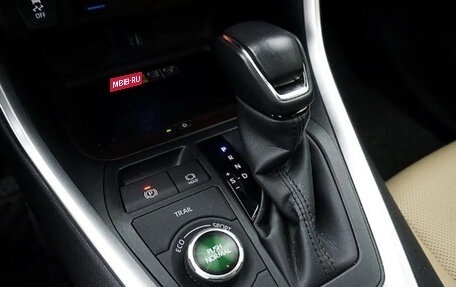 Toyota RAV4, 2025 год, 5 920 000 рублей, 7 фотография