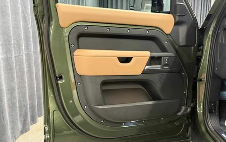 Land Rover Defender II, 2025 год, 18 500 000 рублей, 13 фотография