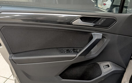 Volkswagen Tiguan II, 2018 год, 2 650 000 рублей, 19 фотография