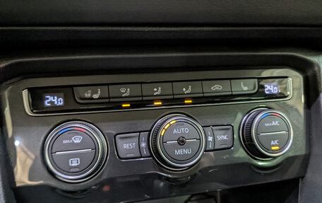 Volkswagen Tiguan II, 2018 год, 2 650 000 рублей, 21 фотография