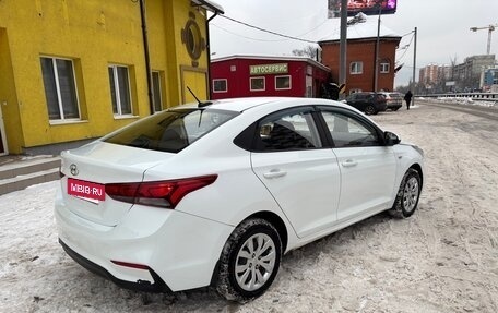 Hyundai Solaris II рестайлинг, 2017 год, 830 000 рублей, 4 фотография