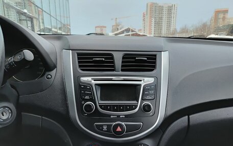 Hyundai Solaris II рестайлинг, 2012 год, 730 000 рублей, 18 фотография