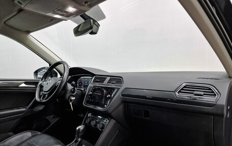 Volkswagen Tiguan II, 2018 год, 3 350 000 рублей, 13 фотография