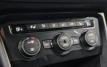 Volkswagen Tiguan II, 2018 год, 3 350 000 рублей, 20 фотография