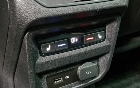 Volkswagen Tiguan II, 2018 год, 3 350 000 рублей, 28 фотография