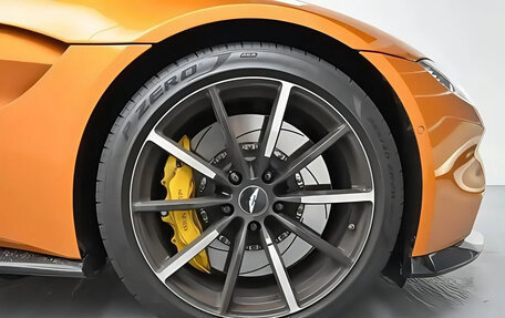 Aston Martin V8 Vantage IV, 2023 год, 18 050 000 рублей, 15 фотография