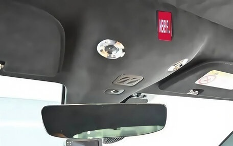 Aston Martin V8 Vantage IV, 2023 год, 18 050 000 рублей, 12 фотография