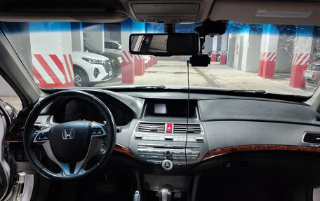 Honda Crosstour I рестайлинг, 2011 год, 1 600 000 рублей, 17 фотография