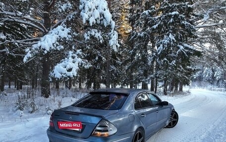 Mercedes-Benz E-Класс, 2004 год, 640 000 рублей, 2 фотография