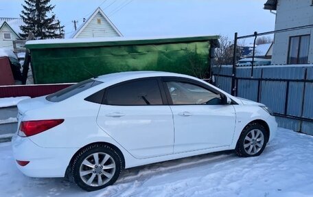 Hyundai Solaris II рестайлинг, 2012 год, 870 000 рублей, 1 фотография