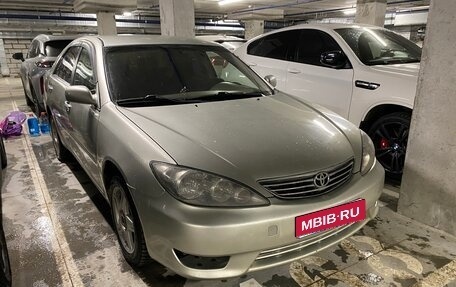 Toyota Camry V40, 2005 год, 850 000 рублей, 1 фотография