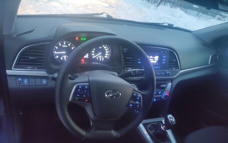 Hyundai Elantra VI рестайлинг, 2018 год, 1 550 000 рублей, 4 фотография