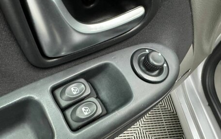 Renault Symbol, 2011 год, 500 000 рублей, 16 фотография