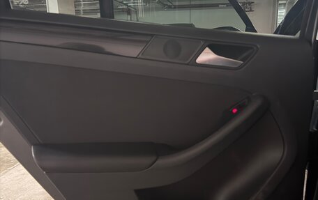 Volkswagen Jetta VI, 2013 год, 999 000 рублей, 3 фотография