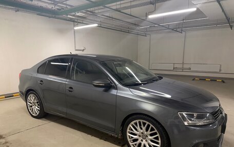 Volkswagen Jetta VI, 2013 год, 999 000 рублей, 18 фотография