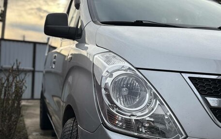 Hyundai Grand Starex Grand Starex I рестайлинг 2, 2010 год, 1 450 000 рублей, 2 фотография