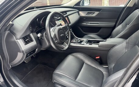 Jaguar XF II, 2020 год, 2 500 000 рублей, 34 фотография