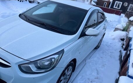 Hyundai Solaris II рестайлинг, 2012 год, 870 000 рублей, 5 фотография