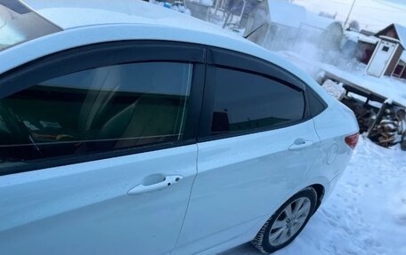 Hyundai Solaris II рестайлинг, 2012 год, 870 000 рублей, 4 фотография