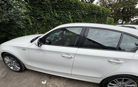 BMW 1 серия, 2010 год, 900 000 рублей, 3 фотография