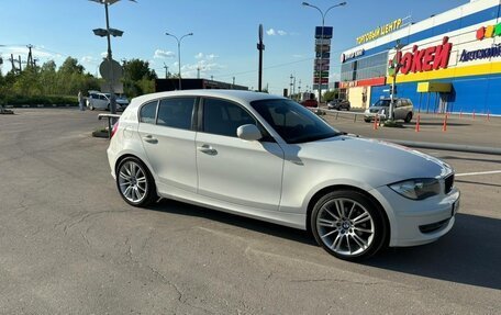 BMW 1 серия, 2010 год, 900 000 рублей, 21 фотография