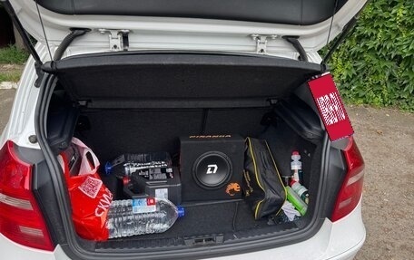 BMW 1 серия, 2010 год, 900 000 рублей, 15 фотография