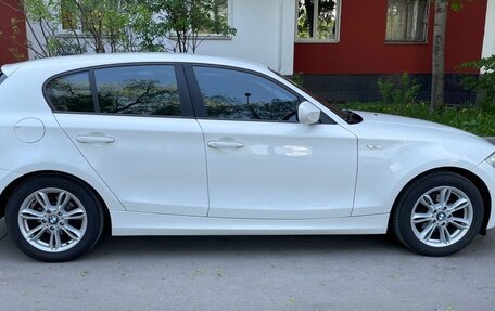 BMW 1 серия, 2010 год, 900 000 рублей, 23 фотография