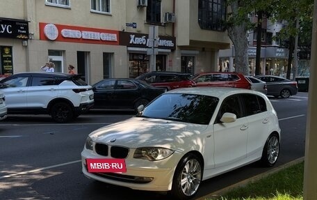 BMW 1 серия, 2010 год, 900 000 рублей, 22 фотография
