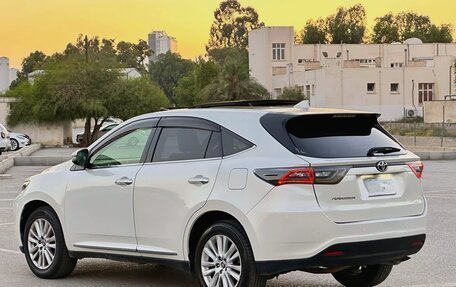 Toyota Harrier, 2016 год, 2 200 000 рублей, 6 фотография