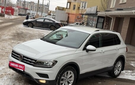 Volkswagen Tiguan II, 2017 год, 2 800 000 рублей, 2 фотография