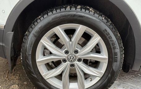 Volkswagen Tiguan II, 2017 год, 2 800 000 рублей, 19 фотография