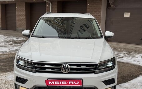 Volkswagen Tiguan II, 2017 год, 2 800 000 рублей, 16 фотография