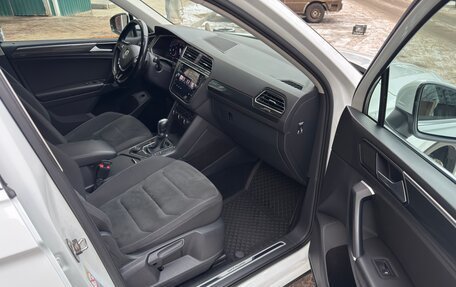 Volkswagen Tiguan II, 2017 год, 2 800 000 рублей, 32 фотография