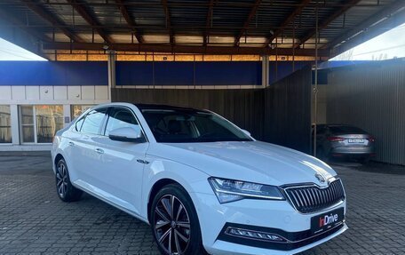 Skoda Superb III рестайлинг, 2024 год, 3 499 000 рублей, 3 фотография