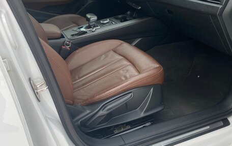 Audi A4, 2017 год, 2 150 000 рублей, 14 фотография