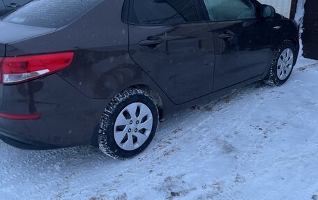 KIA Rio III рестайлинг, 2017 год, 880 000 рублей, 3 фотография