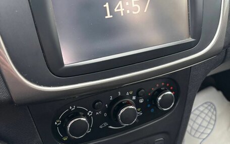 Renault Sandero II рестайлинг, 2017 год, 859 000 рублей, 10 фотография