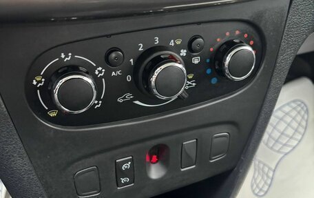 Renault Sandero II рестайлинг, 2017 год, 859 000 рублей, 11 фотография