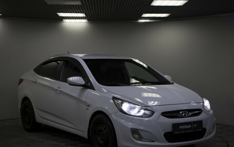Hyundai Solaris II рестайлинг, 2011 год, 545 000 рублей, 18 фотография