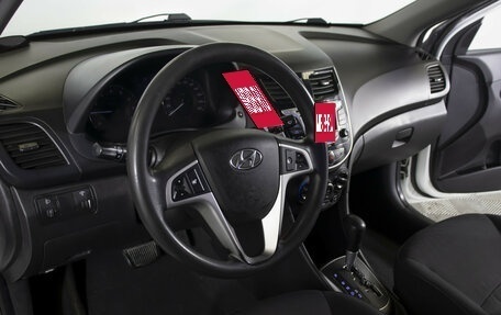 Hyundai Solaris II рестайлинг, 2011 год, 545 000 рублей, 17 фотография