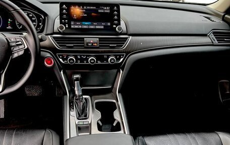 Honda Accord IX рестайлинг, 2017 год, 2 200 000 рублей, 10 фотография