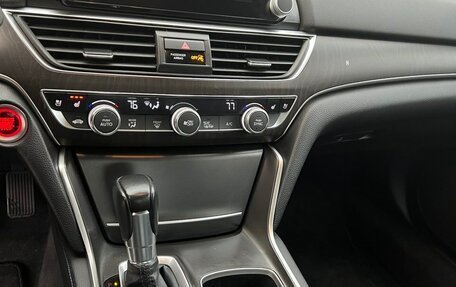 Honda Accord IX рестайлинг, 2017 год, 2 200 000 рублей, 14 фотография