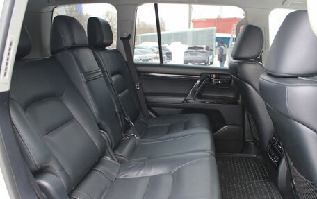 Toyota Land Cruiser 200, 2015 год, 5 440 000 рублей, 10 фотография