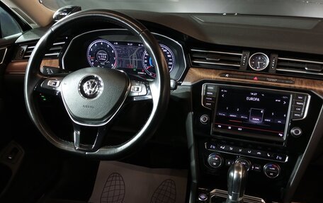 Volkswagen Passat B8 рестайлинг, 2015 год, 1 699 600 рублей, 10 фотография