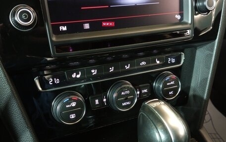 Volkswagen Passat B8 рестайлинг, 2015 год, 1 699 600 рублей, 13 фотография