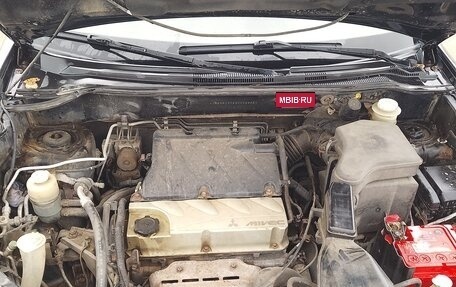 Mitsubishi Outlander III рестайлинг 3, 2004 год, 530 000 рублей, 2 фотография