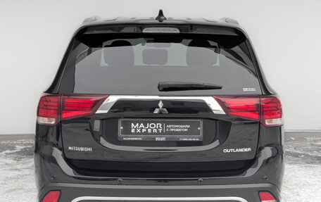 Mitsubishi Outlander III рестайлинг 3, 2019 год, 2 750 000 рублей, 6 фотография