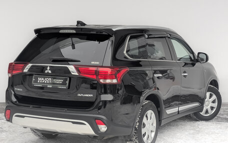Mitsubishi Outlander III рестайлинг 3, 2019 год, 2 750 000 рублей, 5 фотография